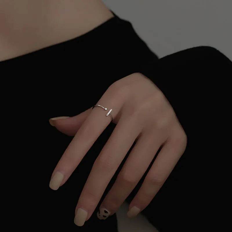 S925 Silver Diamond-Studded Fashionable Ring - ShopSphere