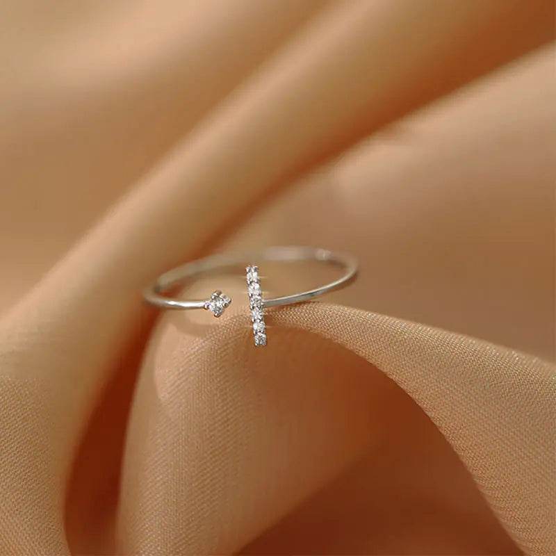 S925 Silver Diamond-Studded Fashionable Ring - ShopSphere